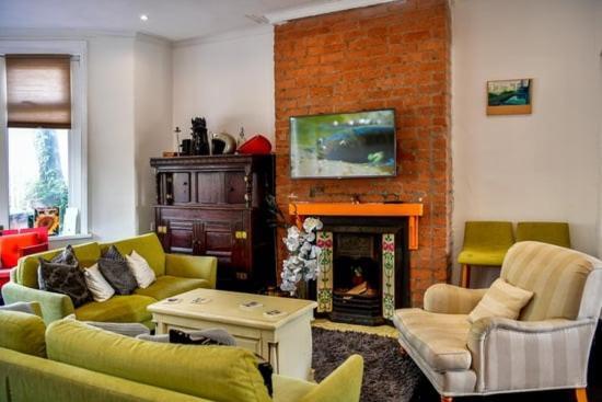 Quirky 4 Bedroom Apartment With Terrace Cardiff Eksteriør billede