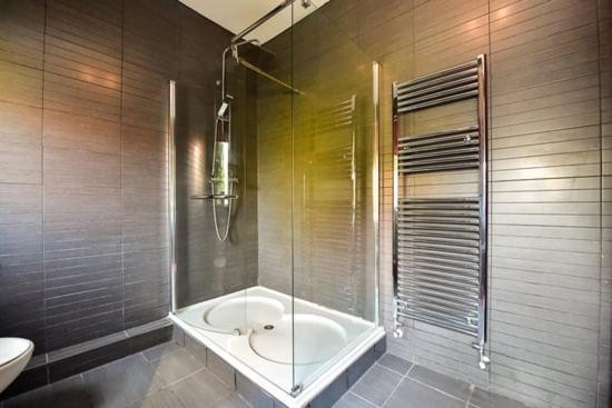 Quirky 4 Bedroom Apartment With Terrace Cardiff Eksteriør billede