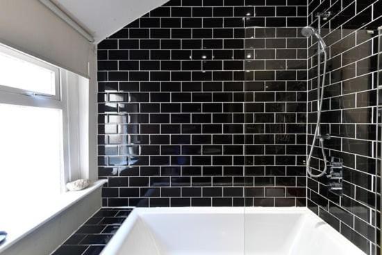 Quirky 4 Bedroom Apartment With Terrace Cardiff Eksteriør billede