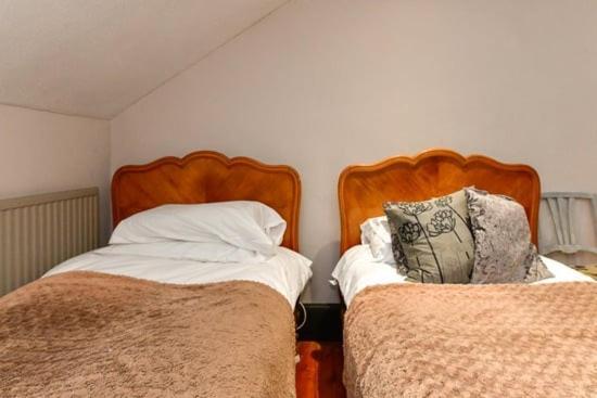 Quirky 4 Bedroom Apartment With Terrace Cardiff Eksteriør billede